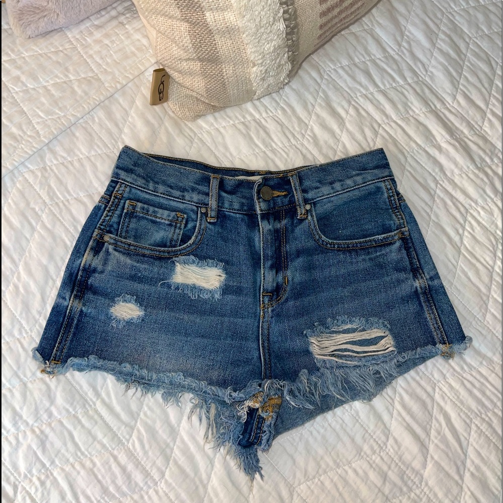 Bullhead high rise shorts. Size 24.